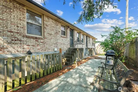 3604 Beach Drive SW Seattle WA 98116