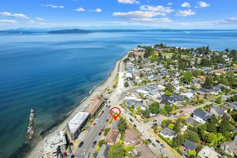3604 Beach Drive SW Seattle WA 98116