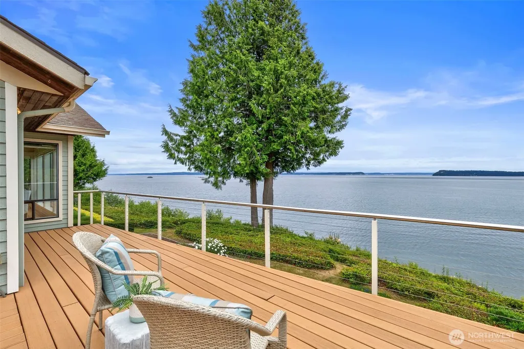 211 Montgomery Lane Port Ludlow WA 98365