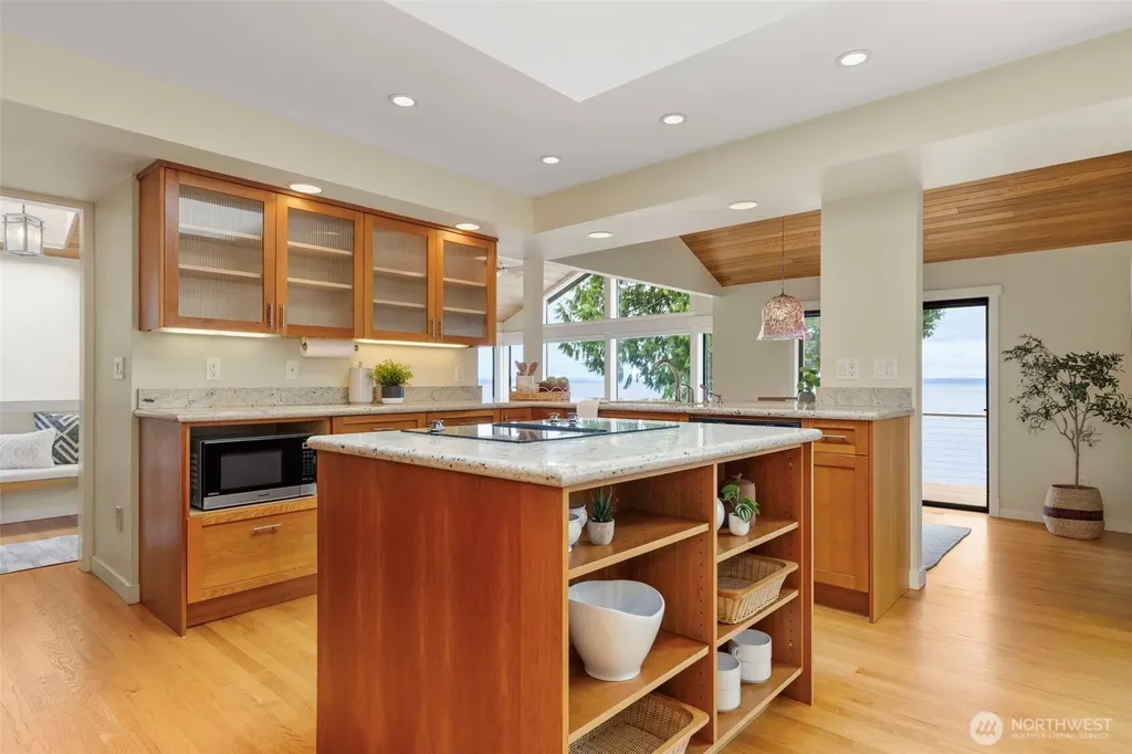 211 Montgomery Lane Port Ludlow WA 98365