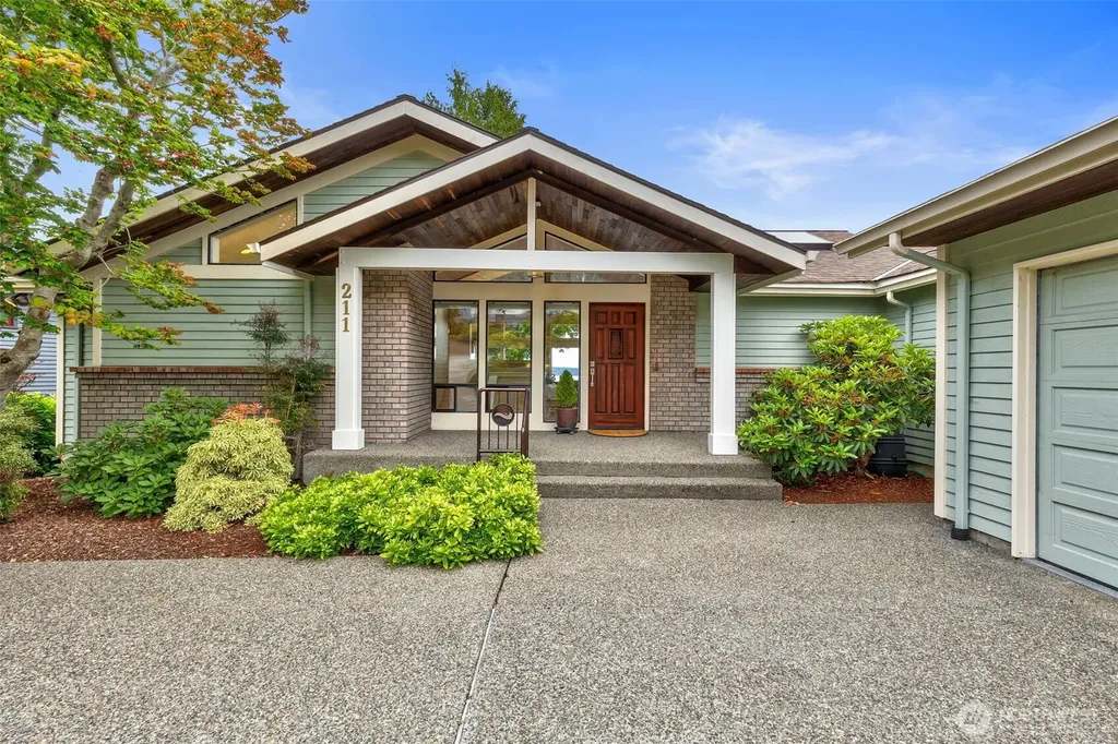 211 Montgomery Lane Port Ludlow WA 98365