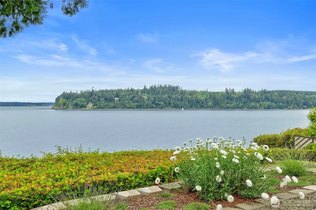211 Montgomery Lane Port Ludlow WA 98365