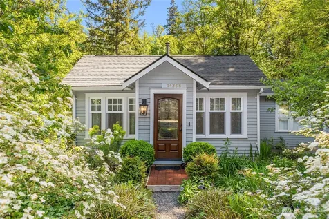 14268 N Madison Avenue NE Bainbridge Island WA 98110