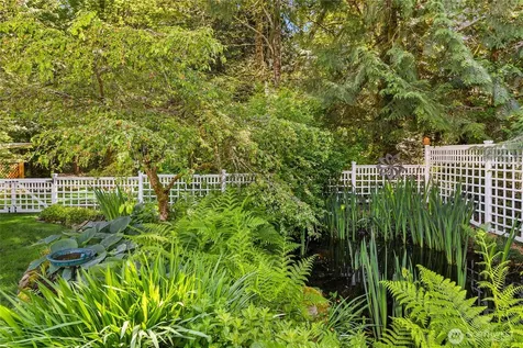 14268 N Madison Avenue NE Bainbridge Island WA 98110