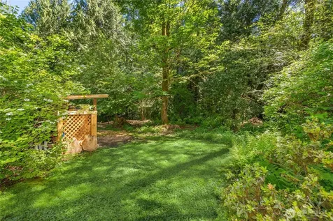 14268 N Madison Avenue NE Bainbridge Island WA 98110
