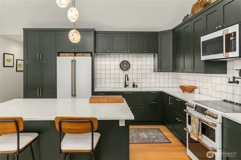 14268 N Madison Avenue NE Bainbridge Island WA 98110