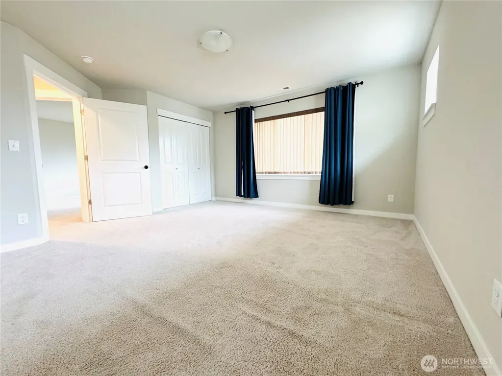 28041 14th Court S Federal Way WA 98003