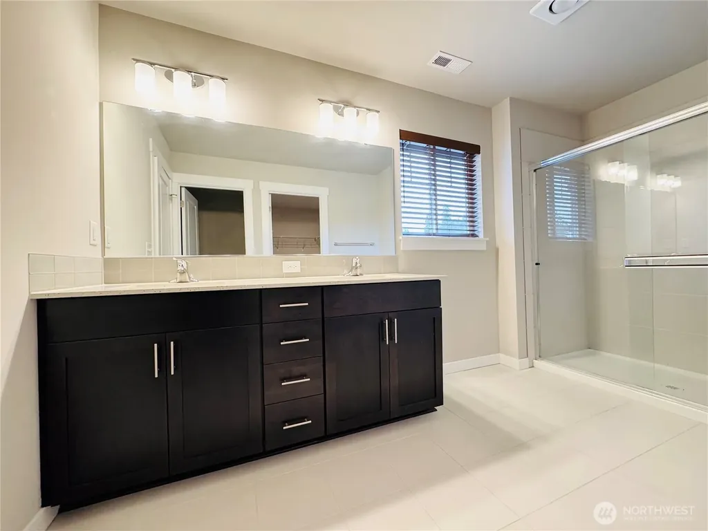 28041 14th Court S Federal Way WA 98003
