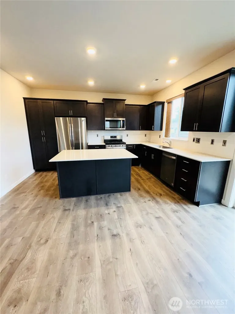28041 14th Court S Federal Way WA 98003