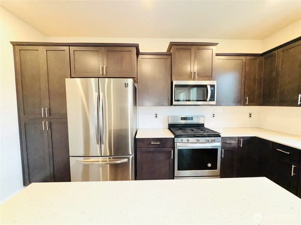 28041 14th Court S Federal Way WA 98003