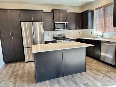 28041 14th Court S Federal Way WA 98003