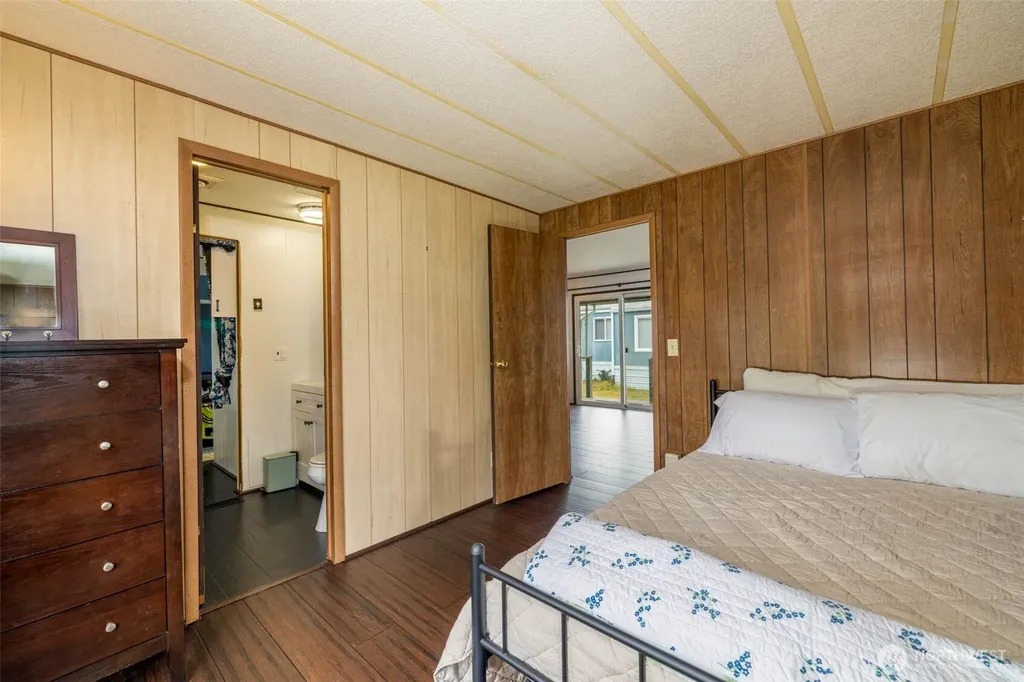 1845 S Montesano Street Westport WA 98595