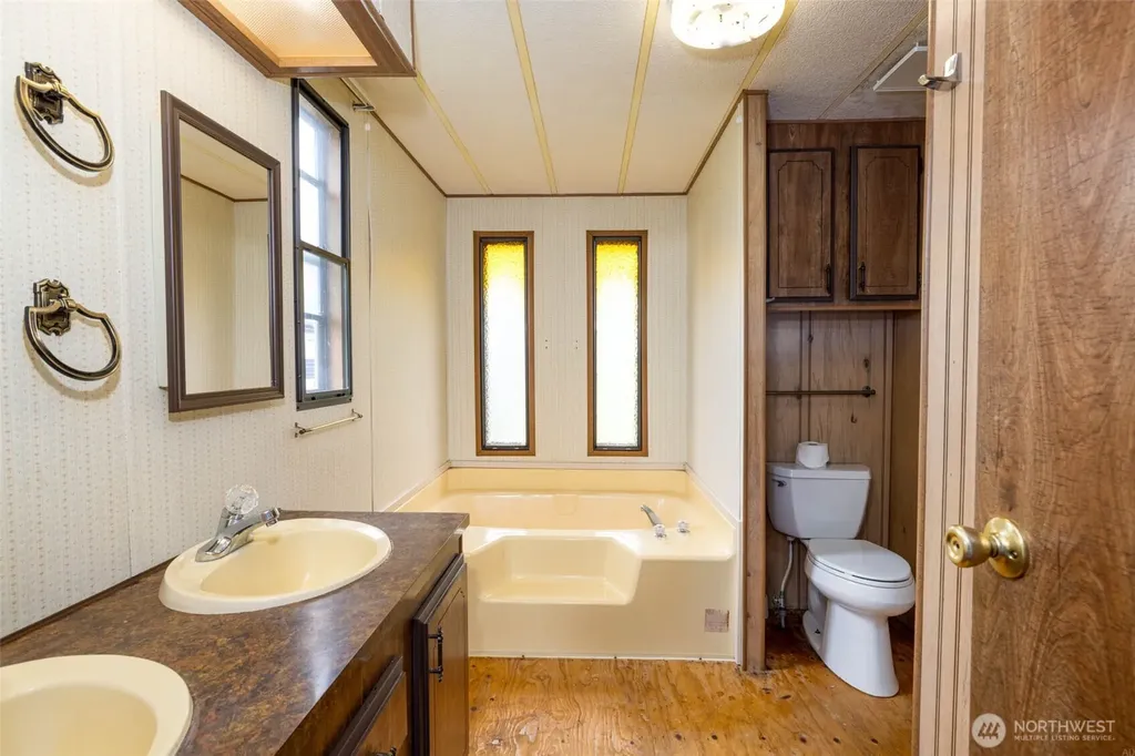 1845 S Montesano Street Westport WA 98595