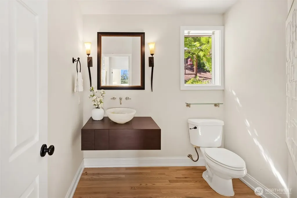 5546 159th Place SE Bellevue WA 98006