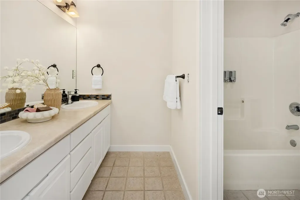 5546 159th Place SE Bellevue WA 98006