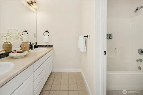 5546 159th Place SE Bellevue WA 98006