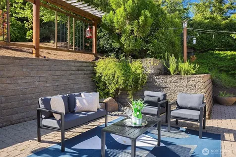 5546 159th Place SE Bellevue WA 98006