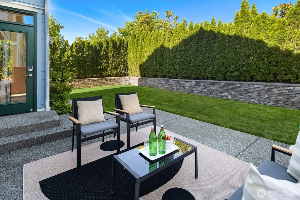2496 33rd Avenue NE Issaquah WA 98029