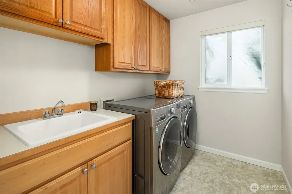 2496 33rd Avenue NE Issaquah WA 98029