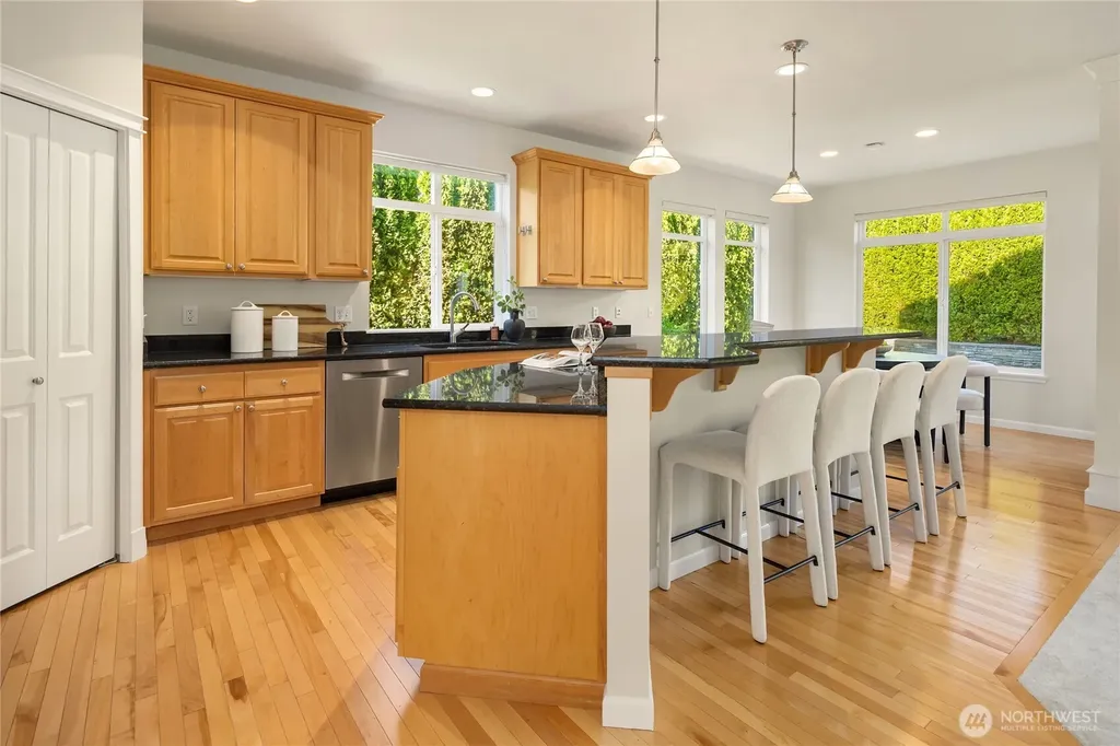 2496 33rd Avenue NE Issaquah WA 98029