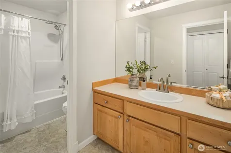 2496 33rd Avenue NE Issaquah WA 98029