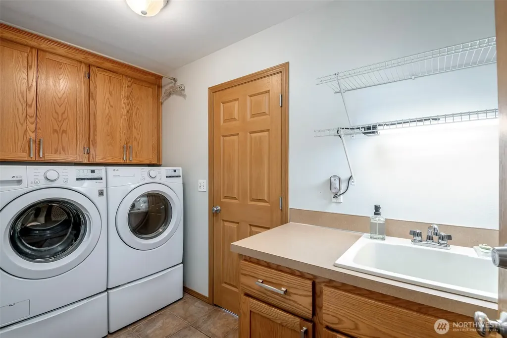 8214 70th Avenue Ct E Puyallup WA 98371