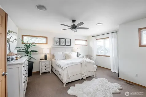 8214 70th Avenue Ct E Puyallup WA 98371
