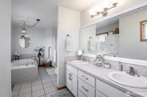 8214 70th Avenue Ct E Puyallup WA 98371
