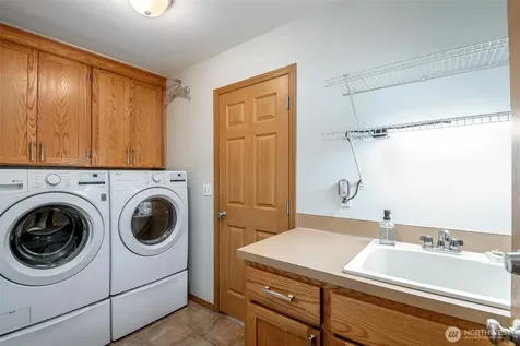 8214 70th Avenue Ct E Puyallup WA 98371