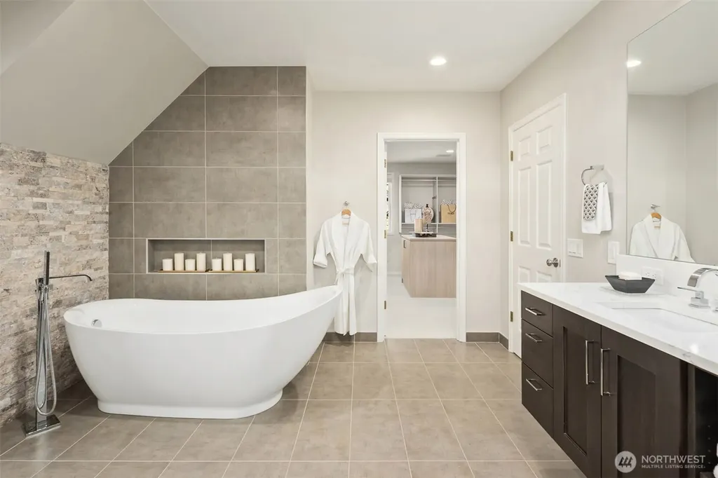 2400 100th Avenue NE Bellevue WA 98004