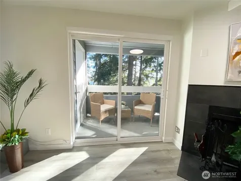 9302 Redmond Woodinville Rd NE Redmond WA 98052