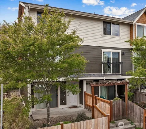 9011 46th Avenue S Seattle WA 98118