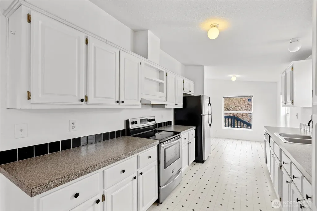 11100 4th Avenue W Everett WA 98204