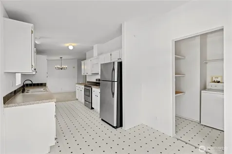11100 4th Avenue W Everett WA 98204