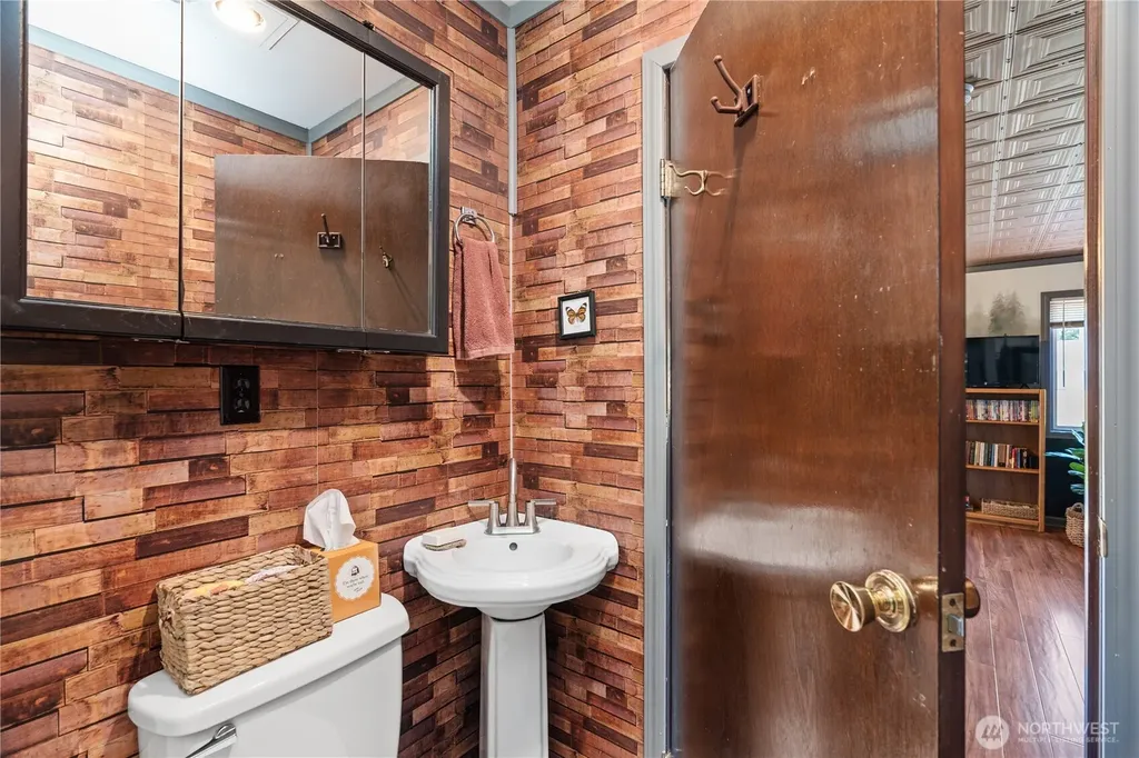 37 Butterfly Lane Pacific Beach WA 98571