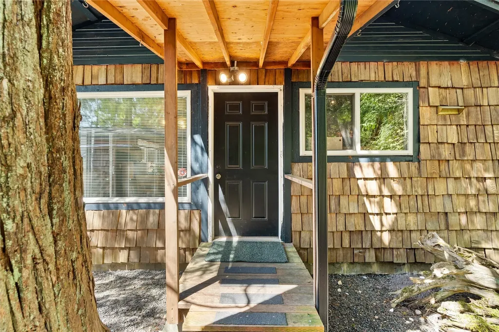 37 Butterfly Lane Pacific Beach WA 98571