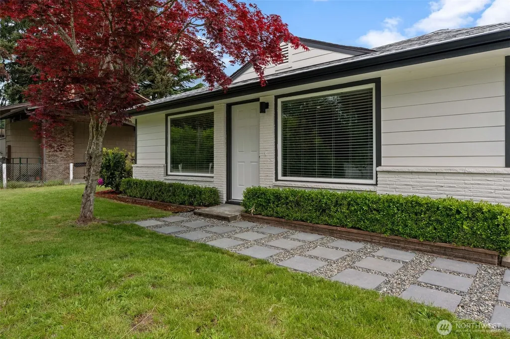 8827 D Street E Tacoma WA 98445