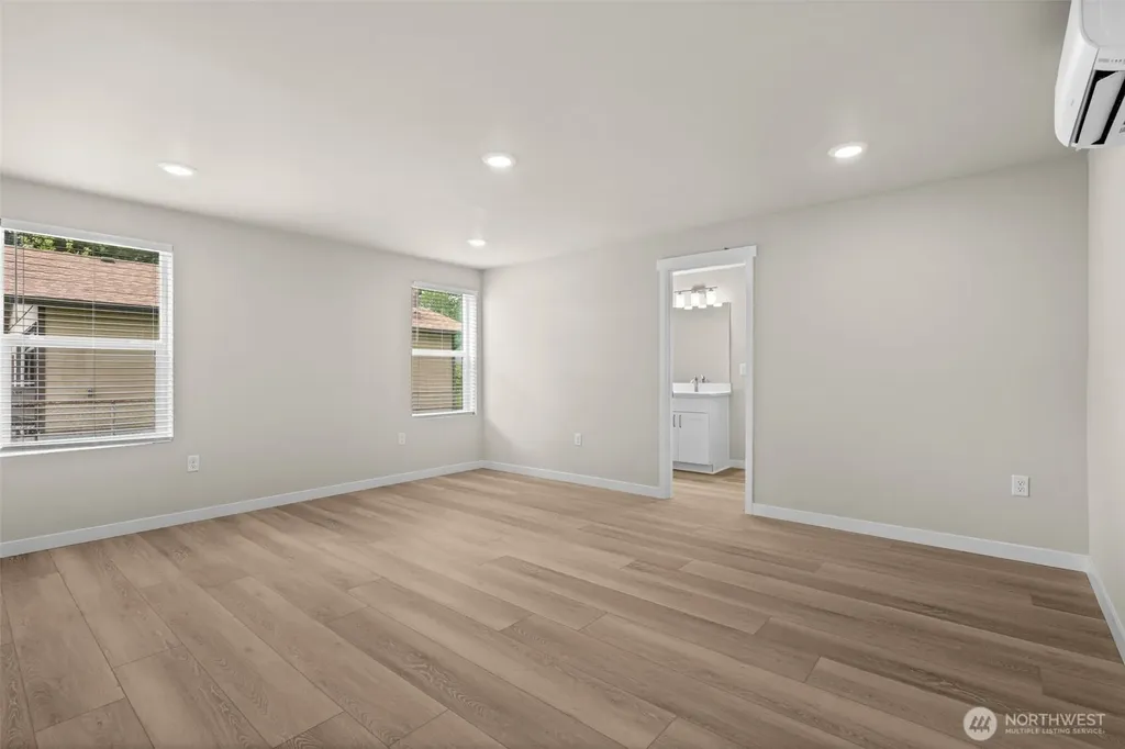 8827 D Street E Tacoma WA 98445