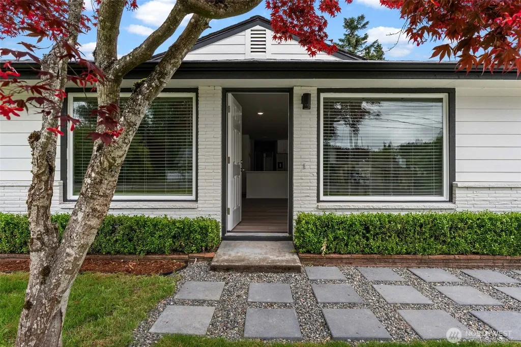 8827 D Street E Tacoma WA 98445