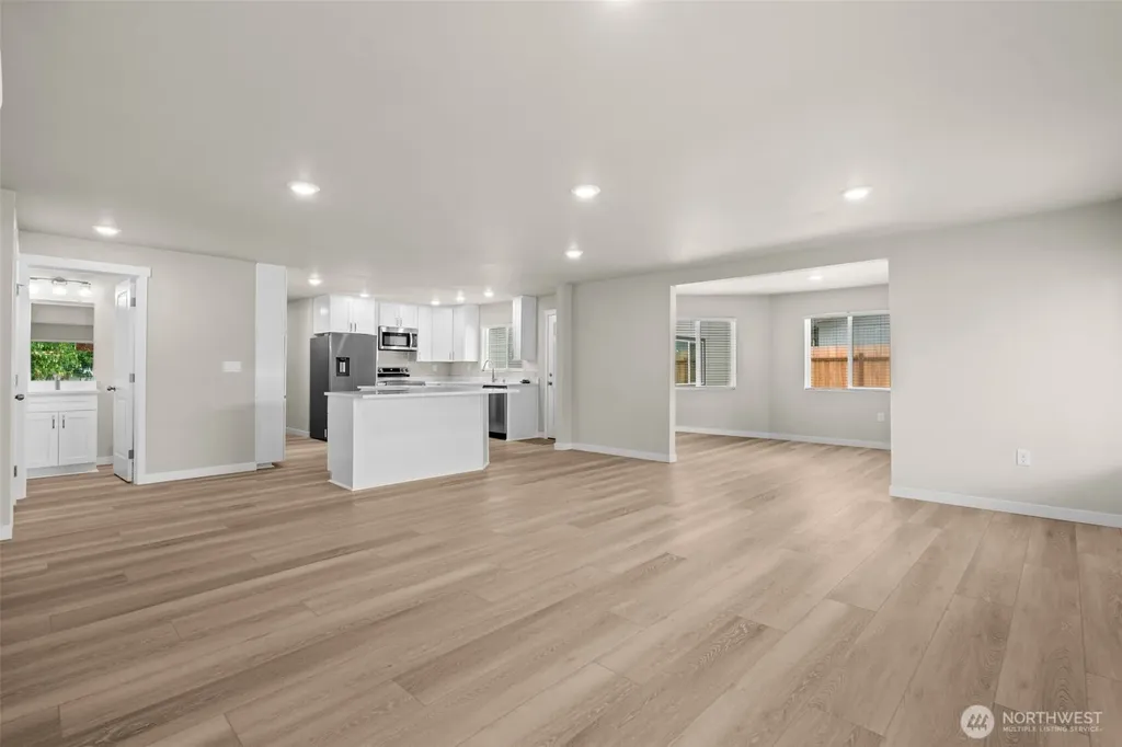8827 D Street E Tacoma WA 98445