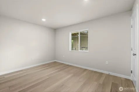 8827 D Street E Tacoma WA 98445