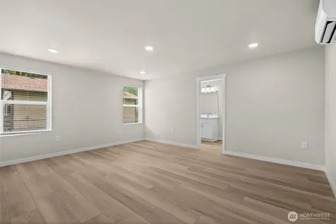 8827 D Street E Tacoma WA 98445