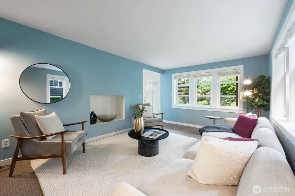 1717 32nd Avenue Seattle WA 98122