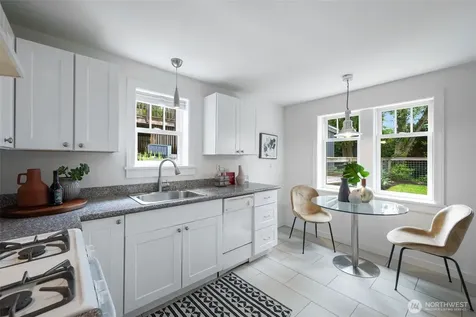 1717 32nd Avenue Seattle WA 98122