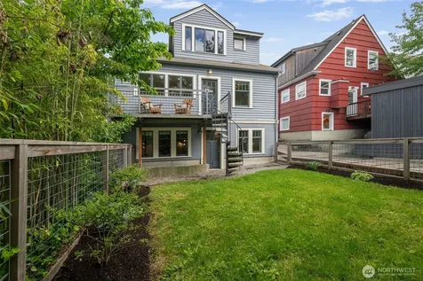1717 32nd Avenue Seattle WA 98122