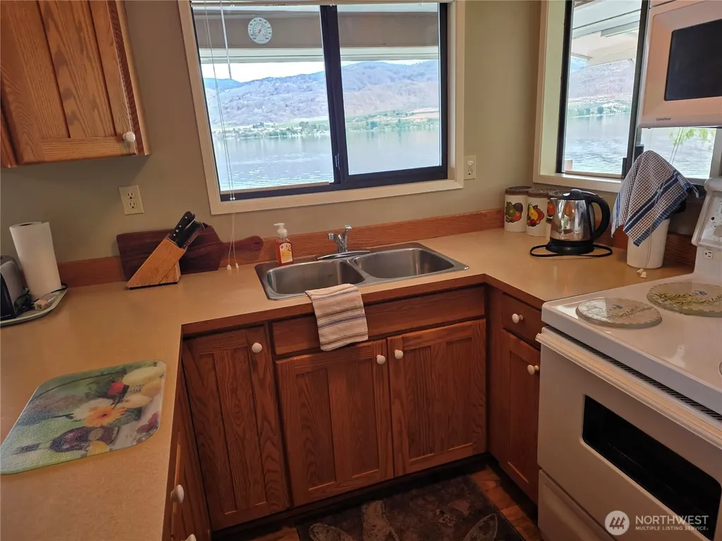 33524 Highway 97 Oroville WA 98844