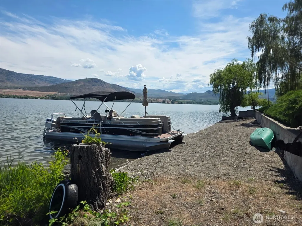 33524 Highway 97 Oroville WA 98844