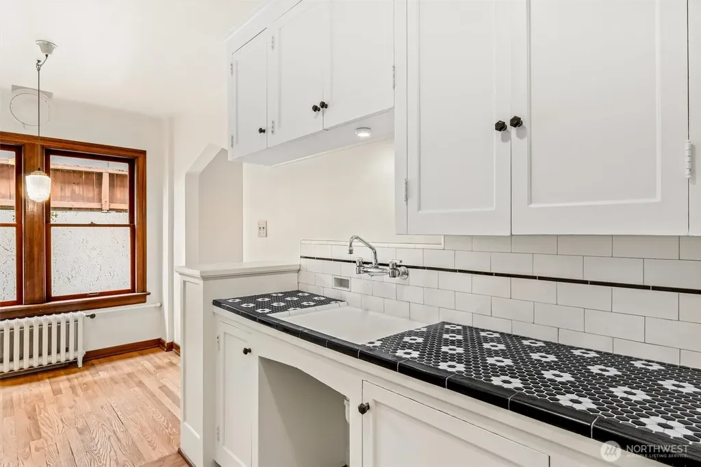 220 W Olympic Place Seattle WA 98119