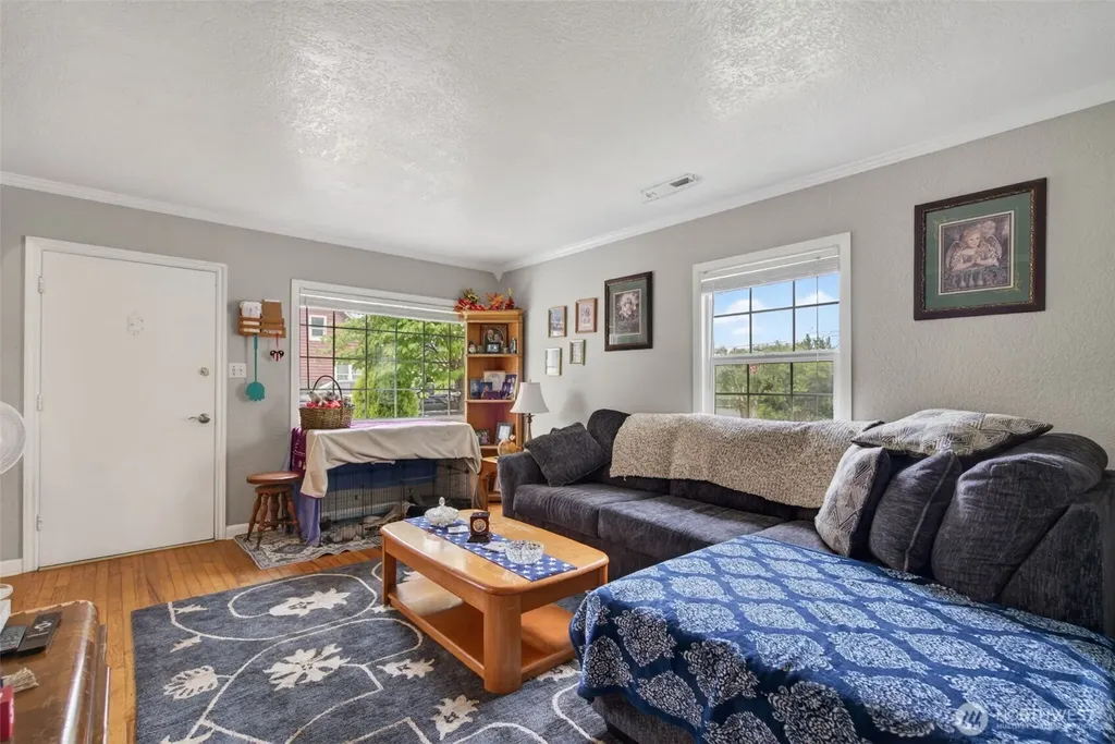 102 Nelson Avenue Kelso WA 98626