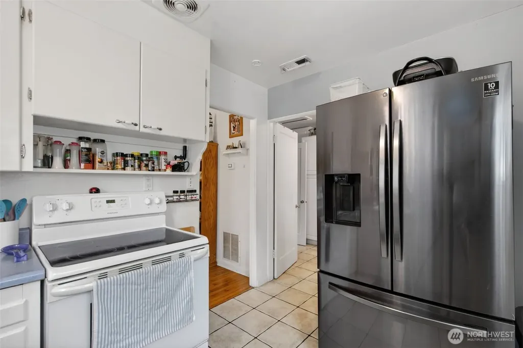 102 Nelson Avenue Kelso WA 98626